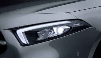 dettaglio faro mercedes elegance