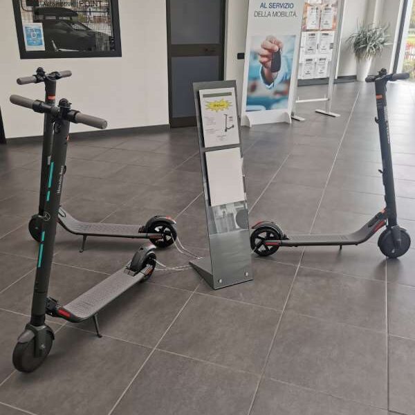 monopattini es2 mercedes benz maber auto
