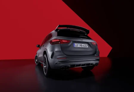 Mercedes AMG GLA 45 S 4MATIC dettagli dietro