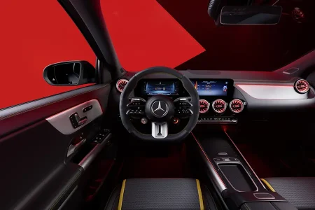 Mercedes AMG GLA 45 S 4MATIC interni