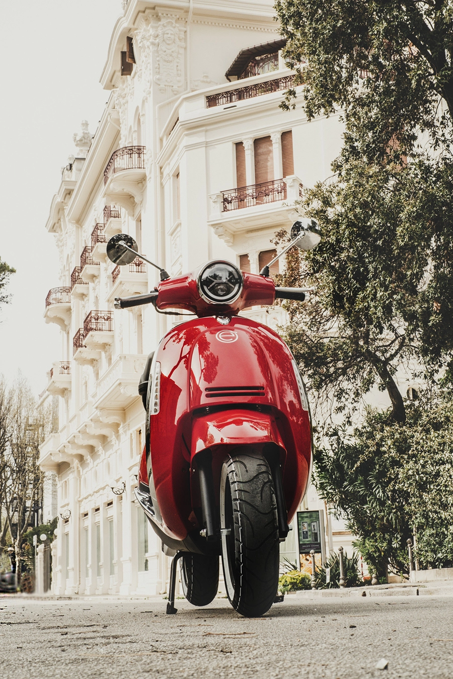 Riviera: lo Scooter elettrico che unisce stile vintage e mobilità del futuro